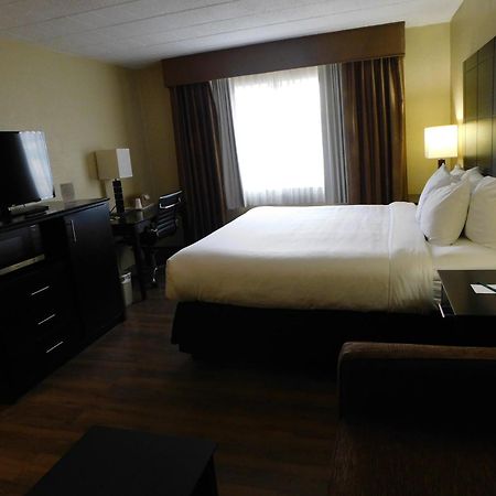 Quality Inn & Suites Morgantown - University Area Exterior photo