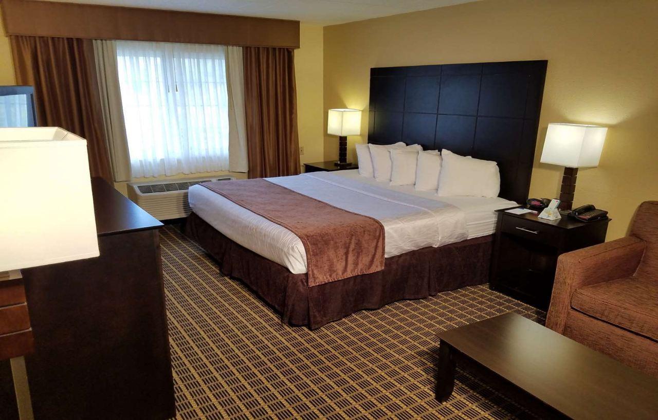 Quality Inn & Suites Morgantown - University Area Exterior photo